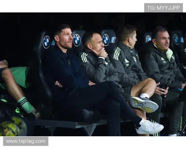 西甲塞维利亚更衣室