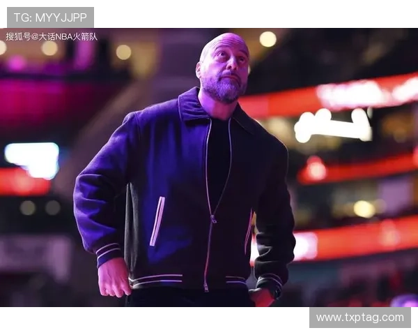 多特蒙德管理层的转会策略存在巨大争议，这已经严重影响到球队的稳定性。