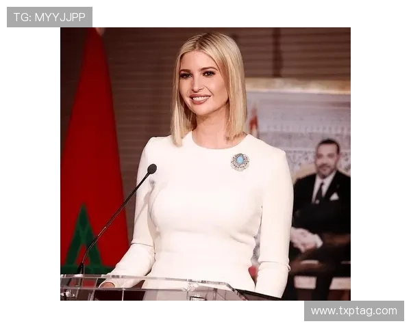 史梦瑶这日常和T台一比，简直判若两人，谁想到超模也会这样随便躺？