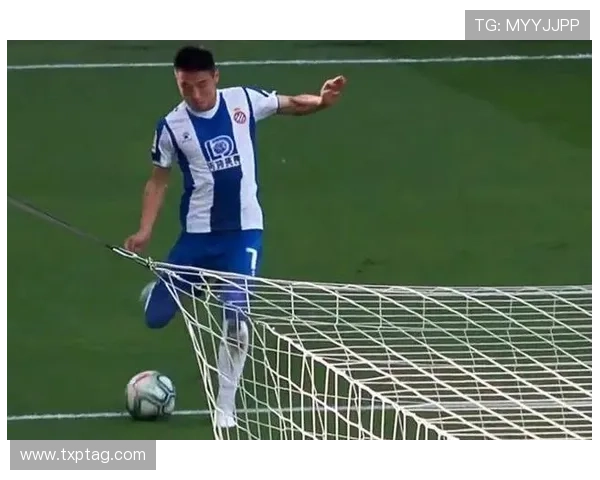 武磊赛场上狂奔一米八八，私下连楼梯都嫌累？